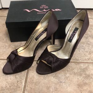 Satin Chocolate pumps